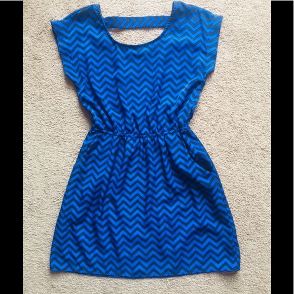 Pink Rose dress size small chevron print - Picture 3 of 8